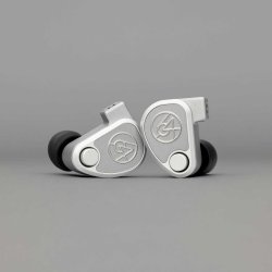 Et foto af 64 Audio U12t uden kabler monteret