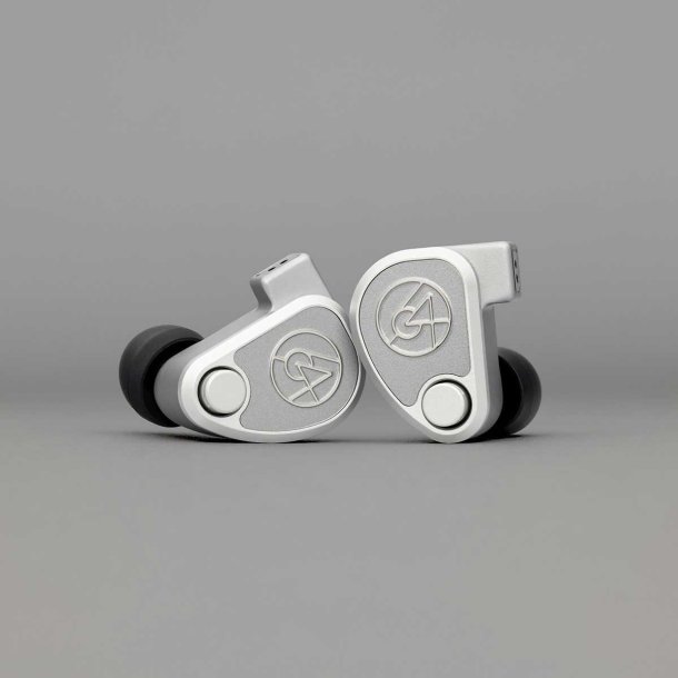 Et foto af 64 Audio U12t uden kabler monteret