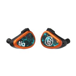 64 Audio Tia Fourt� har en flot orange og turkis finish