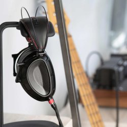 Dan Clark Audio Stealth