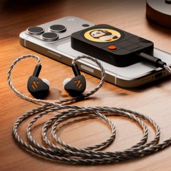 Et foto af Fosi Audio IM4 som er tilsluttet en DAC forst�rker
