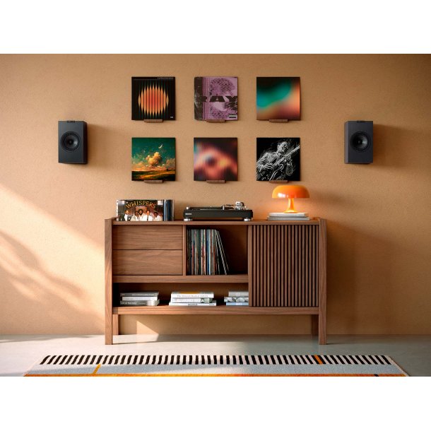 KEF Q1 Meta