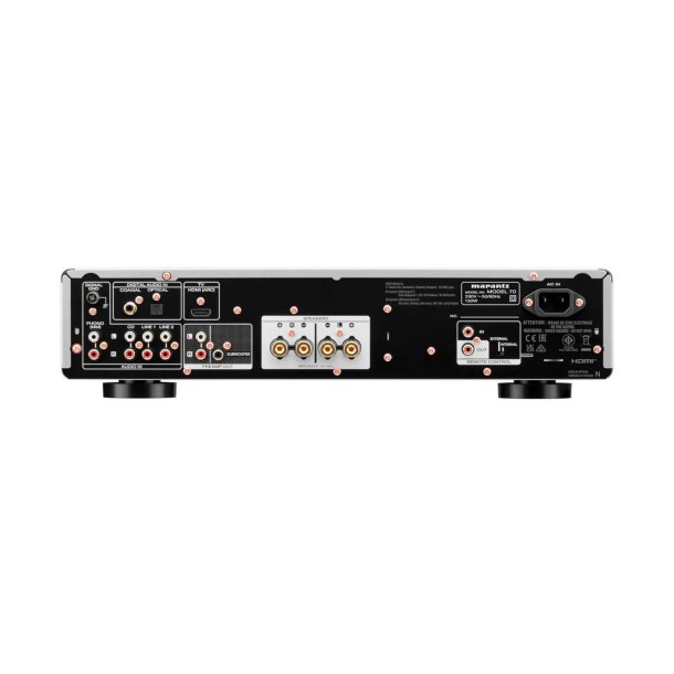 Bagsiden af Marantz Model 70 byder p� mange tilslutningsmuligheder