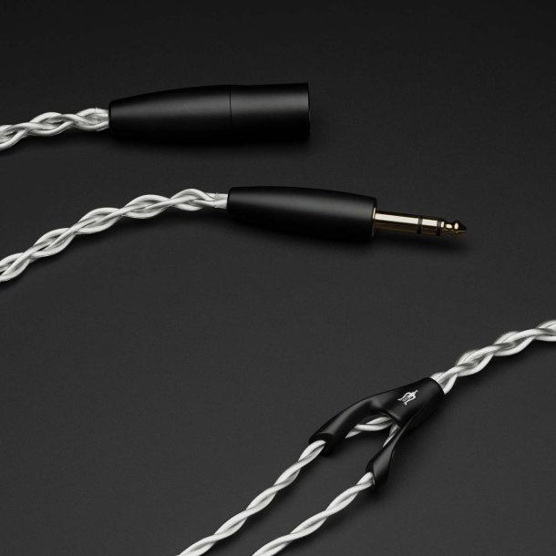 Foto af kablerne som f�lger med ved k�b af Meze Audio ARTA 