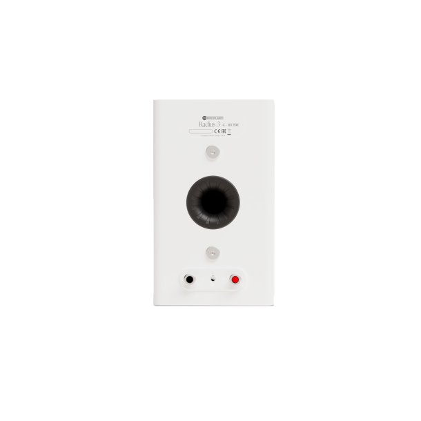 Bagsiden af Monitor Audio Radius 3 4G med h�jttalerterminaler