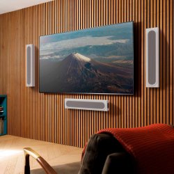 Monitor Audio Radius On-Wall 4G v�gh�jttalere monteret ved fjernsyn