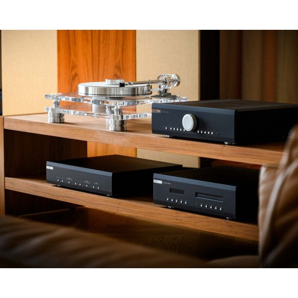 Foto af m�bel med Musical Fidelity M6xi og andre produkter