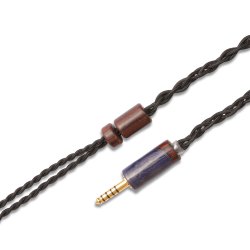 Noble Audio Lu Ban leveres med et 4.4mm balanceret kabel