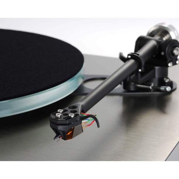 Rega Planar 6 RS leveres med Nd9 pickup