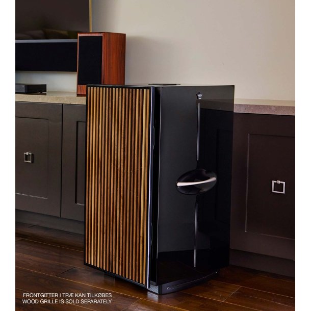 REL 212 Black Label med frontgitter i tr�