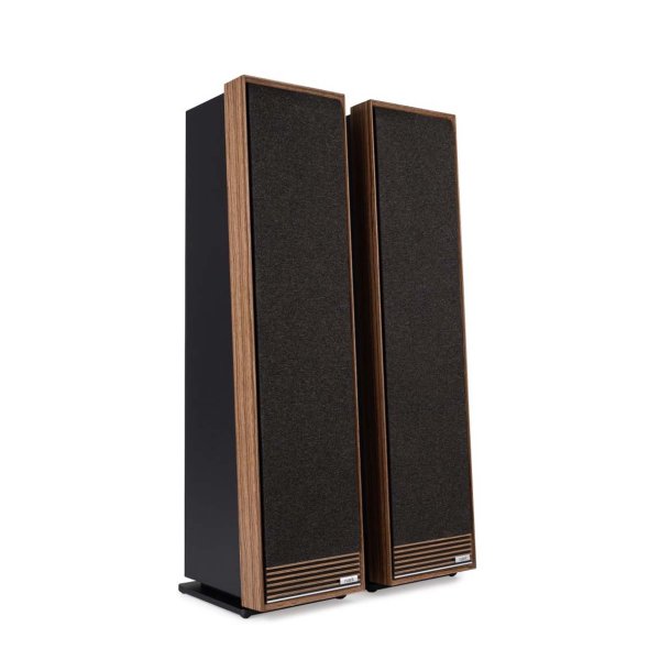 Ruark Audio Talisman-R, leveres med magnetmonteret frontstof