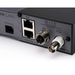 Foto af tilslutninger p� SilentPower OMNI LAN, herunder af clock-indgang