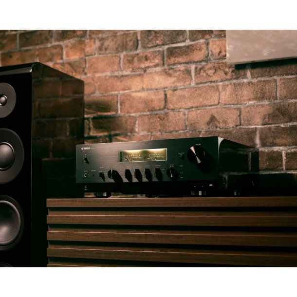 Yamaha R-N2000A